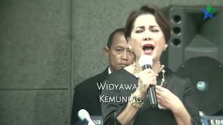 Download lagu Lagu Kemuning oleh Widyawati yang enak banget istri dari Sophaan Sophian mp3