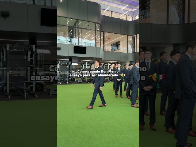 Don Memo Ochoa practicando para ser abanderado