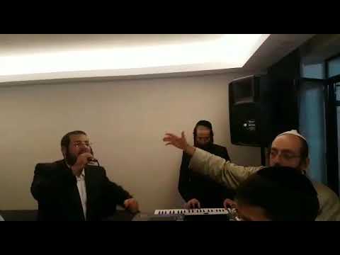 מוטי ויזל & ארהלה סמט - סוכות - ברוך ה' Zusha & Pumpidisa - Baruch Hashem | Motty Vizel