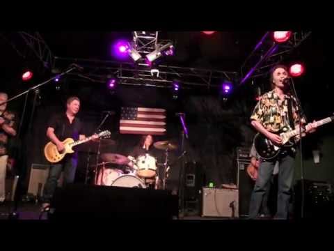 ''TREAT ME RIGHT'' - MYSTERY TRAIN feat Jim McCarty wsg Sonny Moorman
