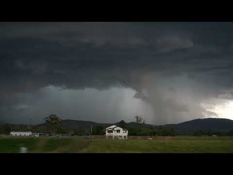 Helidon Supercell with hail that damaged ESK ( Queensland Australia )