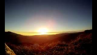 preview picture of video 'Lever de soleil au sommet du Mt d'Or (Doubs) en Time-lapse'