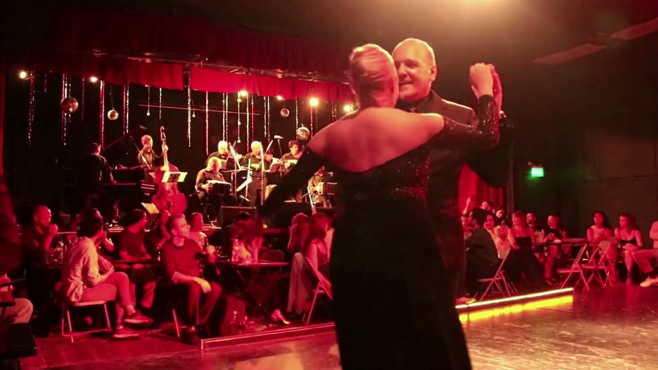 Pancho Martínez Pey y Carolina Couto con Los Reyes del Tango - Vals Olga