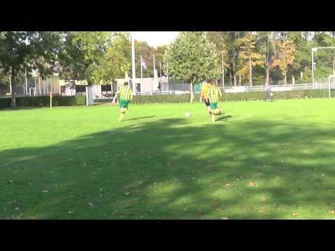 Opjestropdas 26 oktober 2013 Brederodes 5 - VV De Meern 9 com 3-3 Mooie actie Joost