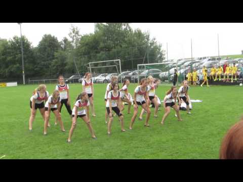 Tanzgruppe des FSV Glattbach auf Fussball-Turnier am 13.07.14