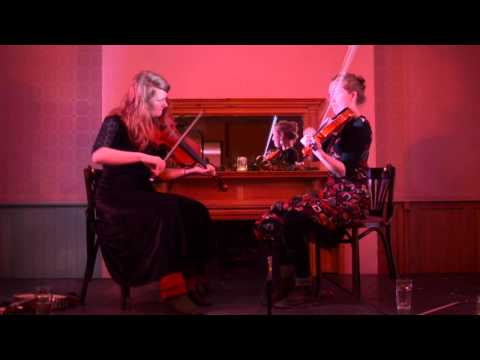 Rheingans Sisters - Bourees - Live at Shakespeares