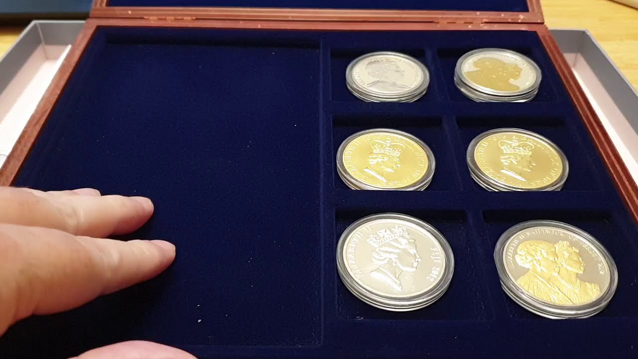 Queen Elizabeth II - Royal Crowns Collection - Diamond Jubilee - Brilliant UNC - Coin World UK