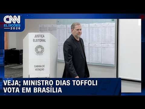 Ministro Dias Toffoli vota em Brasília; veja momento | CNN ELEIÇÕES