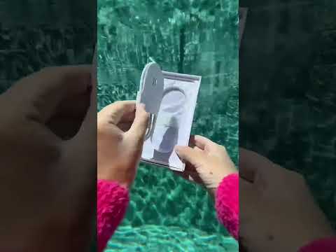 Sie packt ihr neues iPhone unter Wasser aus! 📱🏊‍♀️