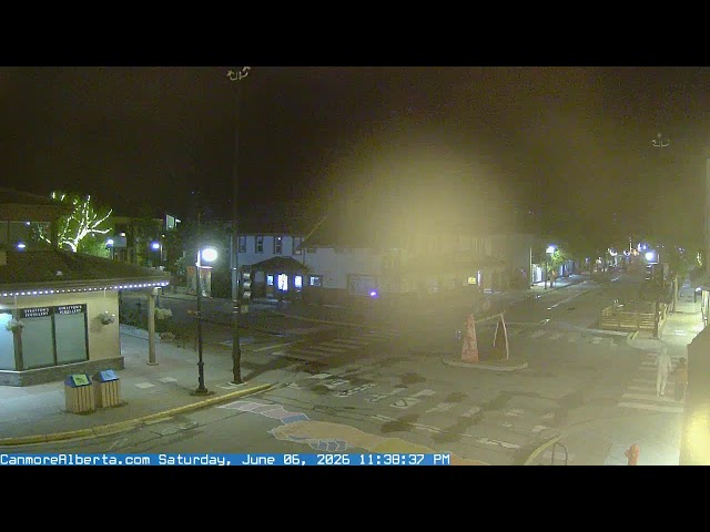 キャンモアのメイン通りと街角