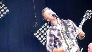 Them Crooked Vultures - Caligulove (live @ Rock Werchter 2010)