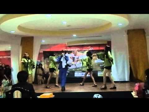 BINGU SHOM of BEBANG - Sing cover competition at Giant mega bekasi 12102014