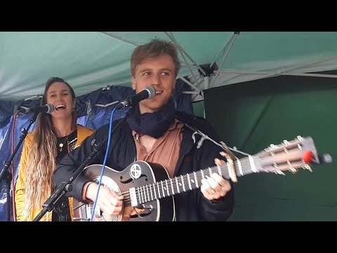 Johnny Flynn & Holly Holden live at Trafalgar Square (Music Declares Emergency/Extinction Rebellion)