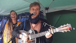 Johnny Flynn &amp; Holly Holden live at Trafalgar Square (Music Declares Emergency/Extinction Rebellion)