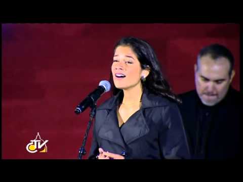 Larissa Viana canta "Panis Angélicus" na missa de abertura da JMJ2013