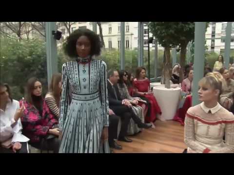Valentino Fall/Winter 2017/2018 - Fashion Show - Paris Fashion Week