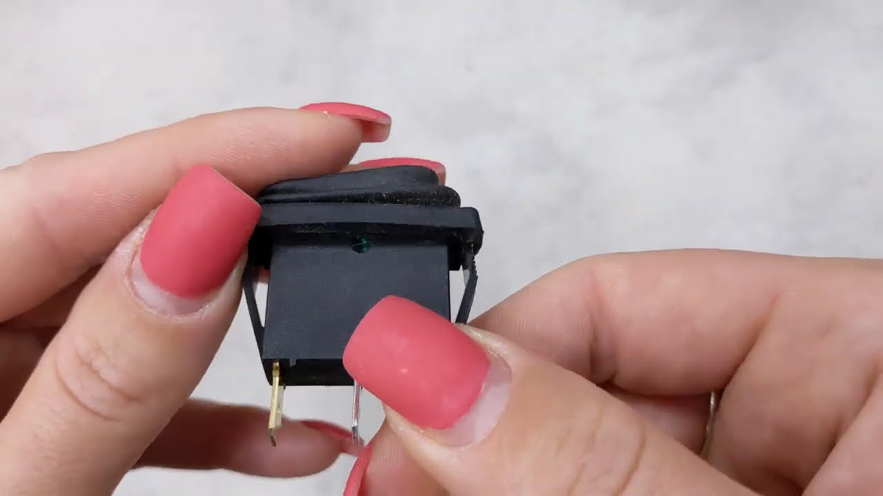 Переключатель АСКО-УКРЕМ KCD3-101WN GR/B 1-клавишный зеленый влагозащищенный A0140040035