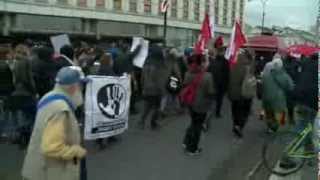 Stowarzyszenie „NIGDY WIĘCEJ” na demonstracji antyfaszystowskiej w Warszawie, 9.11.2013.