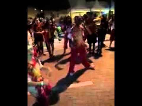 Group In Miami Doing New Dance Called the Jook