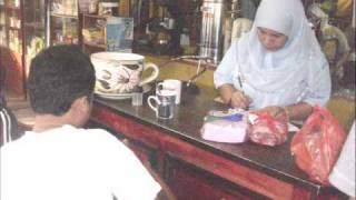 preview picture of video 'December 16, 2008 Bercanda Di Restoran D'Gajah Utama'