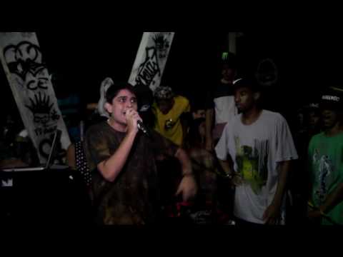 Guto Gomes vs Jeffinho MC - 1 fase - 223º Batalha do Tanque - São Gonçalo - 2016