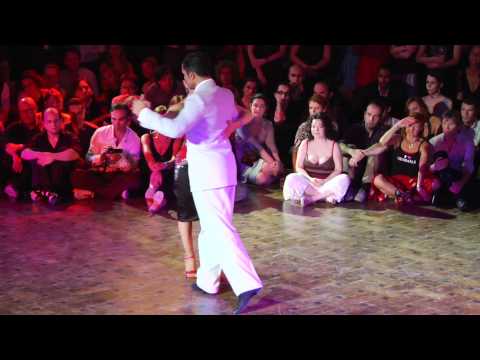  Frank Obregón  and  Jenny Gil  are  dancing  to  the  tango  "  Emancipacion  "