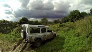 preview picture of video '4x4 LAND ROVER DEFENDER OFF ROAD EXPERIENCE WITH YORKSHIRE OUTDOORS'