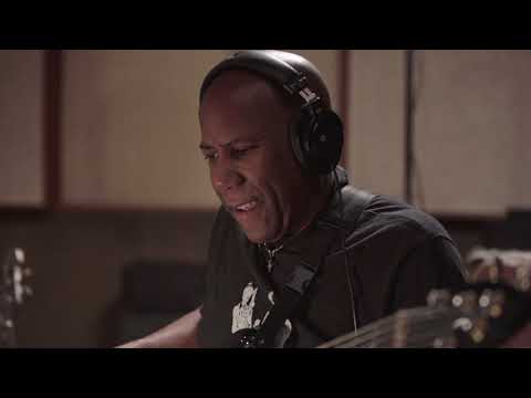 Saab Guitar Project Live Session - Police (feat. Vinnie Colaiuta, Nathan East, Greg Phillinganes)