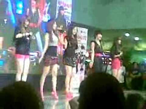 [FANCAM] 100206 4Minute - Stickwitu (Pussycat Dolls Cover) SM Megamall