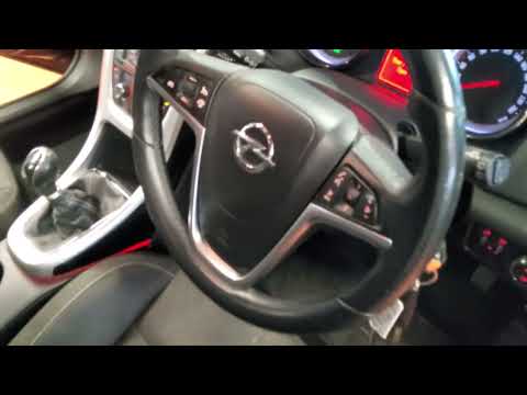 Opel Astra 2013 - Image 2