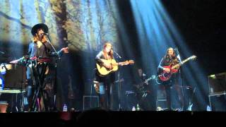 The Staves - Steady (live at Alexandra Palace 25.09.15) HD