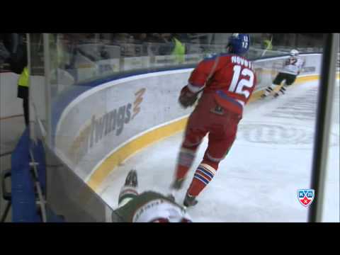 Новотны крушит Хешку / Jiri Novotny's huge hit on Shaun Heshka