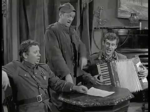 Tomuś Czereśniak gra na harmoszce (Czterej Pancerni i Pies) [Wiesław Gołas 9 X 1930 - 9 IX 2021]