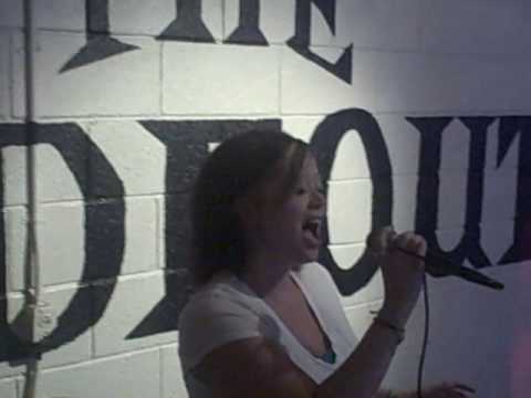 Jessica Spencer Singing If I Were A Boy Karaoke Hideout Bar 6-24-09
