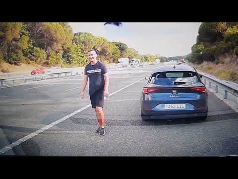 ladrón en la carretera alrededor del pueblo Girona autopista de la Mediterrània AP-7