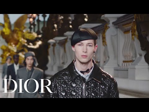 Peter Philips Make Up Talks - Men Winter 2022-2023 Show