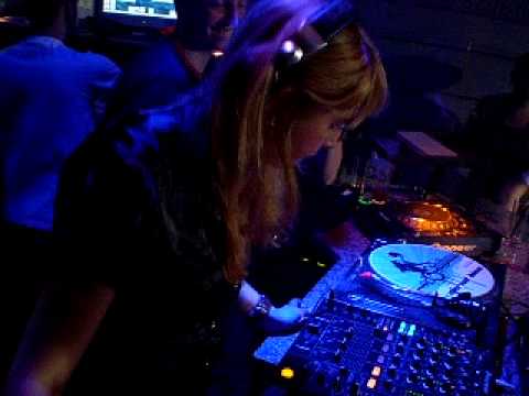 Miss Tess-X vs MissTique @ Woodland Lyon 01-05-2009