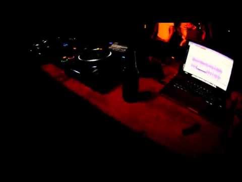 Simon Titus live warming up a new evening of Hijack, Amsterdam