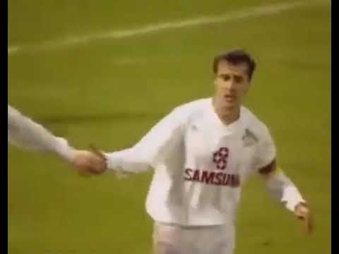 Pierre Littbarski (Colônia) - 18/11/1989 - Colônia 3x5 Eintracht Frankfurt - 1 gol