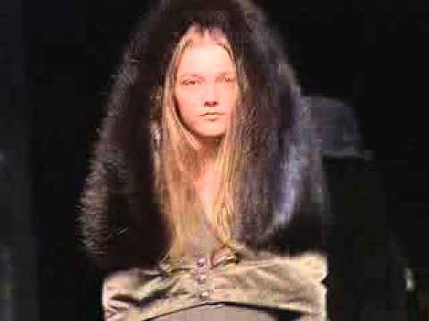 Louis Vuitton   Women Fashion Show FW 06 07 Runway Part 1)