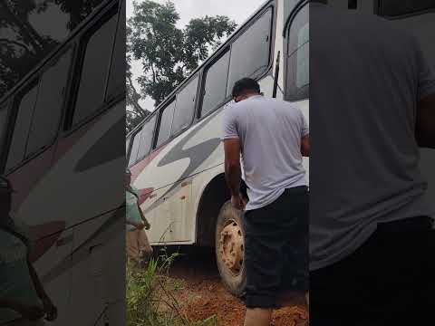 Desatolando ônibus de Santo Hipólito.MG a Curvelo.MG Part 2