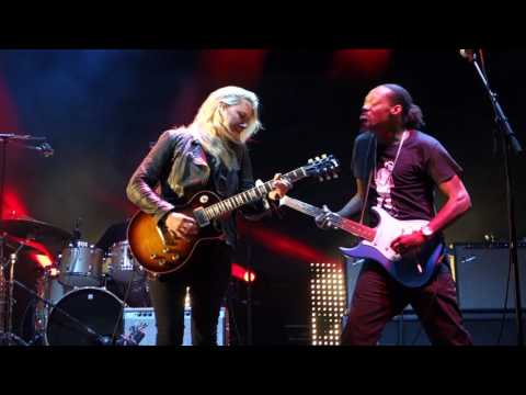 ERIC GALES & JOANNE SHAW TAYLOR ( Red House ) LIVE  guitare en scéne 2016