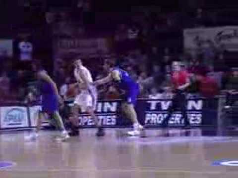 02 11-12-07 BCO-Athene - Veselin Petrovic werkt superassist