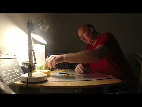 MongoTV_11125 - FRYSER LIDT OG TAGER ET LANGT VARMT BRUSEBAD MANDAG AFTEN