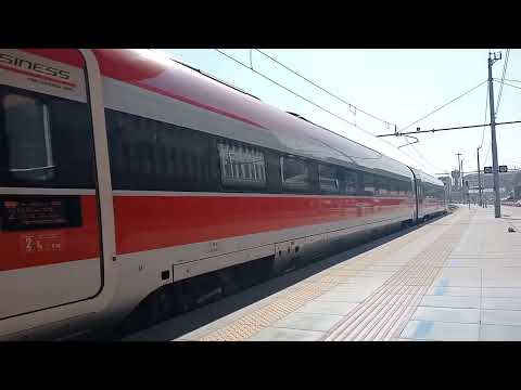 Frecciarossa 1000 in partenza da Torino porta Nuova