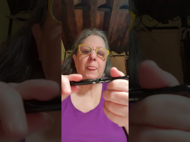 Vídeo relacionado con PILOT - Caja de 4 rotuladores V-Sign - Rotuladores para escribir de tinta líquida - Trazo suave perfecto - Secado instantáneo - Color intenso - Negro - Punta Media de 2,0 mm