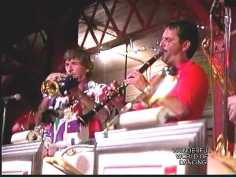 HAPPY LOUIE & JULCIA ORCHESTRA AT DREAMLAND BALLROOM CONNEAUT LAKE "GREEN GRASS MEDLEY"