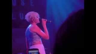 BETTY WHO PERFORMING &quot;ALL OF YOU&quot; &amp; &quot;RUNAWAYS&quot; HOUSE OF BLUES CHICAGO