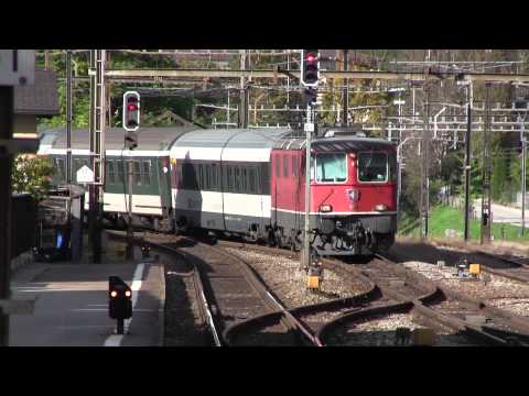 Re 4/4 and Re 6/6 on the Gotthard Route
