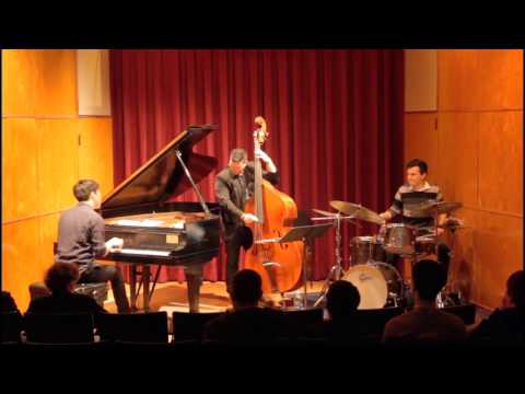 Piano lessons with Seiji Yamashita video.